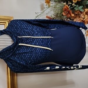 Colosseum brand  US navy pullovet